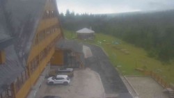 Parkoviště a hlavní vchod
