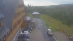 Parkoviště a hlavní vchod