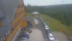 Parkoviště a hlavní vchod