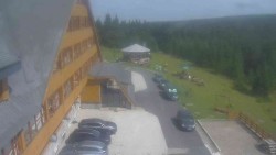 Parkplatz und Haupteingang