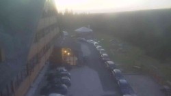 Parkoviště a hlavní vchod