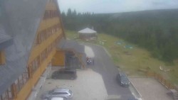 Parkoviště a hlavní vchod