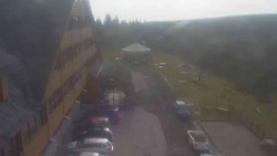Parkoviště a hlavní vchod