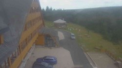 Parkoviště a hlavní vchod