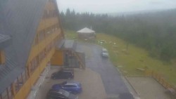 Parkoviště a hlavní vchod