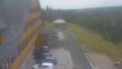 Parkoviště a hlavní vchod