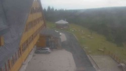 Parkoviště a hlavní vchod