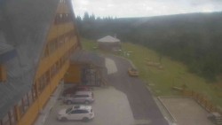 Parkoviště a hlavní vchod