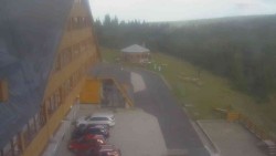 Parkoviště a hlavní vchod
