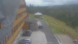 Parkoviště a hlavní vchod