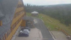 Parkoviště a hlavní vchod
