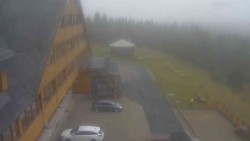 Parkoviště a hlavní vchod