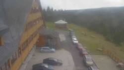 Parkoviště a hlavní vchod
