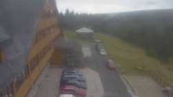 Parkoviště a hlavní vchod