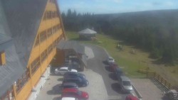 Parkoviště a hlavní vchod