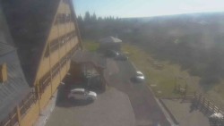 Parkoviště a hlavní vchod