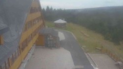 Parkoviště a hlavní vchod