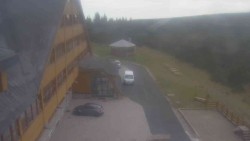 Parkoviště a hlavní vchod