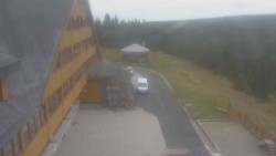 Parkoviště a hlavní vchod