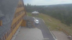 Parkoviště a hlavní vchod