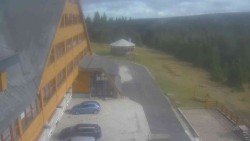 Parkoviště a hlavní vchod