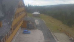 Parkoviště a hlavní vchod