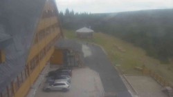 Parkoviště a hlavní vchod