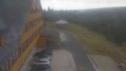 Parkoviště a hlavní vchod