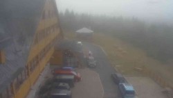 Parkoviště a hlavní vchod