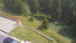 Access to the running track