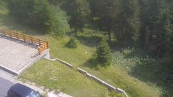 Access to the running track