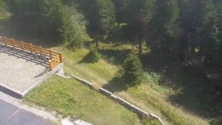 Access to the running track