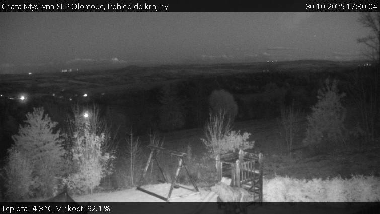Chata Myslivna SKP Olomouc - Pohled do krajiny - 30.10.2025 v 17:30 Chata Myslivna SKP Olomouc - Pohled do krajiny - 30.10.2025 v 17:30