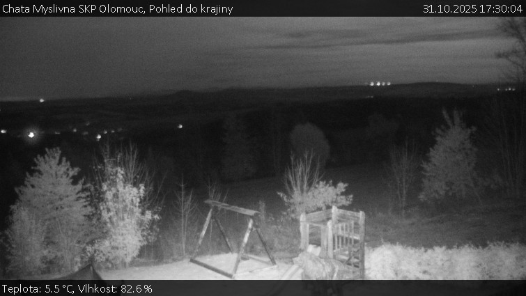 Chata Myslivna SKP Olomouc - Pohled do krajiny - 31.10.2025 v 17:30 Chata Myslivna SKP Olomouc - Pohled do krajiny - 31.10.2025 v 17:30