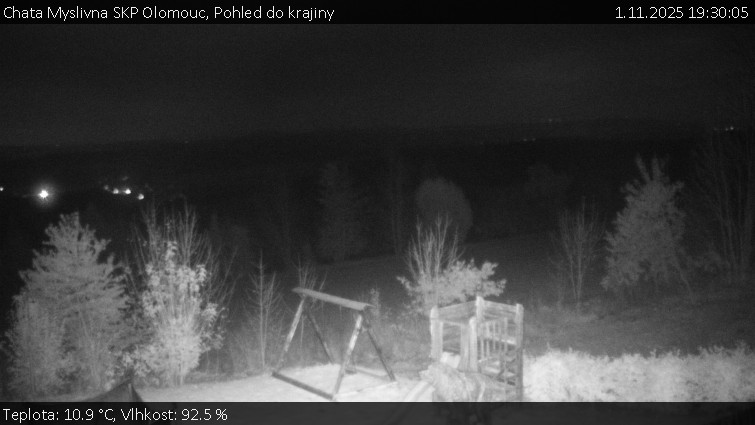 Chata Myslivna SKP Olomouc - Pohled do krajiny - 1.11.2025 v 19:30 Chata Myslivna SKP Olomouc - Pohled do krajiny - 1.11.2025 v 19:30