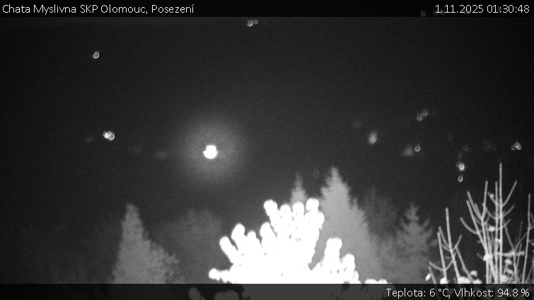 Chata Myslivna SKP Olomouc - Posezení - 1.11.2025 v 01:30 Chata Myslivna SKP Olomouc - Posezení - 1.11.2025 v 01:30