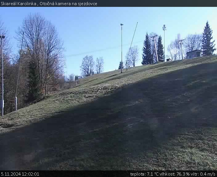 Skiareál Karolinka  - Otočná kamera na sjezdovce - 5.11.2024 v 12:02 Skiareál Karolinka  - Otočná kamera na sjezdovce - 5.11.2024 v 12:02