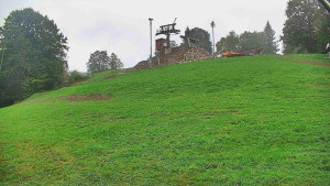 Skiareál Karolinka - Otočná kamera na sjezdovce - 7.10.2025 v 10:32 Skiareál Karolinka - Otočná kamera na sjezdovce - 7.10.2025 v 10:32