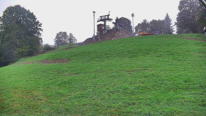 Skiareál Karolinka - Otočná kamera na sjezdovce - 7.10.2025 v 12:32 Skiareál Karolinka - Otočná kamera na sjezdovce - 7.10.2025 v 12:32