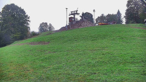 Skiareál Karolinka - Otočná kamera na sjezdovce - 7.10.2025 v 14:02 Skiareál Karolinka - Otočná kamera na sjezdovce - 7.10.2025 v 14:02