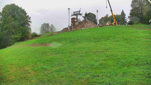 Skiareál Karolinka - Otočná kamera na sjezdovce - 7.10.2025 v 16:02 Skiareál Karolinka - Otočná kamera na sjezdovce - 7.10.2025 v 16:02