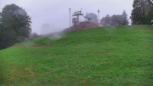 Skiareál Karolinka - Otočná kamera na sjezdovce - 7.10.2025 v 18:02 Skiareál Karolinka - Otočná kamera na sjezdovce - 7.10.2025 v 18:02