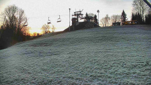 Skiareál Karolinka - Otočná kamera na sjezdovce - 14.11.2025 v 06:55 Skiareál Karolinka - Otočná kamera na sjezdovce - 14.11.2025 v 06:55