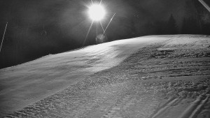 Skiareál Karolinka - Otočná kamera na sjezdovce - 5.12.2025 v 02:10 Skiareál Karolinka - Otočná kamera na sjezdovce - 5.12.2025 v 02:10