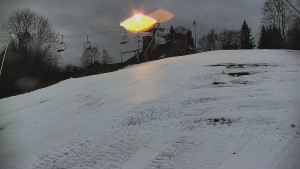 Skiareál Karolinka - Otočná kamera na sjezdovce - 5.12.2025 v 07:40 Skiareál Karolinka - Otočná kamera na sjezdovce - 5.12.2025 v 07:40