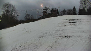 Skiareál Karolinka - Otočná kamera na sjezdovce - 5.12.2025 v 08:02 Skiareál Karolinka - Otočná kamera na sjezdovce - 5.12.2025 v 08:02