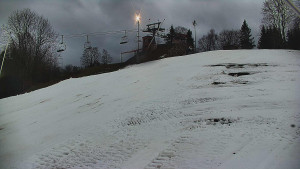 Skiareál Karolinka - Otočná kamera na sjezdovce - 5.12.2025 v 08:10 Skiareál Karolinka - Otočná kamera na sjezdovce - 5.12.2025 v 08:10