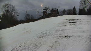 Skiareál Karolinka - Otočná kamera na sjezdovce - 5.12.2025 v 08:25 Skiareál Karolinka - Otočná kamera na sjezdovce - 5.12.2025 v 08:25