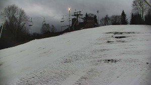 Skiareál Karolinka - Otočná kamera na sjezdovce - 5.12.2025 v 08:32 Skiareál Karolinka - Otočná kamera na sjezdovce - 5.12.2025 v 08:32