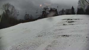 Skiareál Karolinka - Otočná kamera na sjezdovce - 5.12.2025 v 08:35 Skiareál Karolinka - Otočná kamera na sjezdovce - 5.12.2025 v 08:35